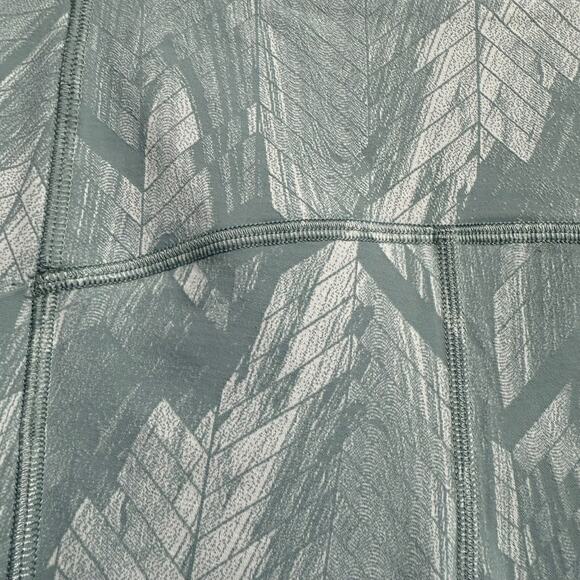 Lululemon Swift Speed High-Rise Crop 21" Reverberate Chevron Jacquard Size 4 - Picture 3 of 16